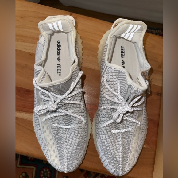 Yeezy Boost 350 V2 'Static Non-Reflective' 2023 - Picture 4 of 7